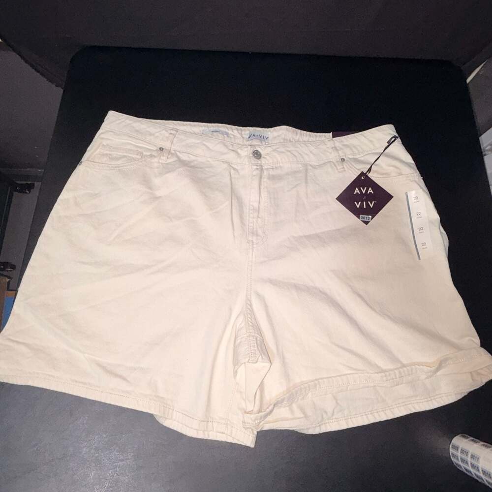Good American Good '90s Frayed Cuffed Denim Shorts (Women)